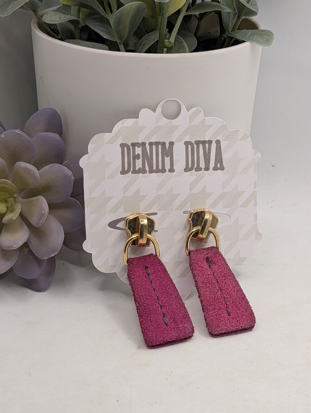 🩷 Pink Suede Drop Zipper Pull  Earrings